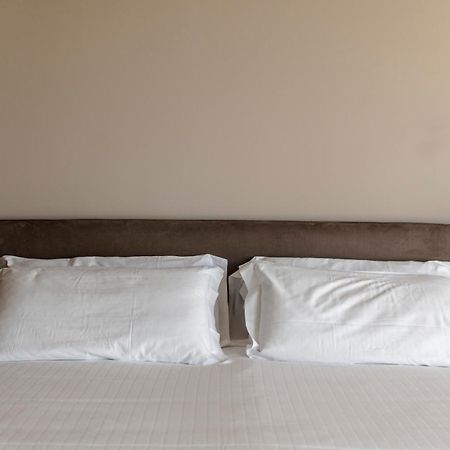 Il Cortile Suites Diano dʼAlba Exterior foto