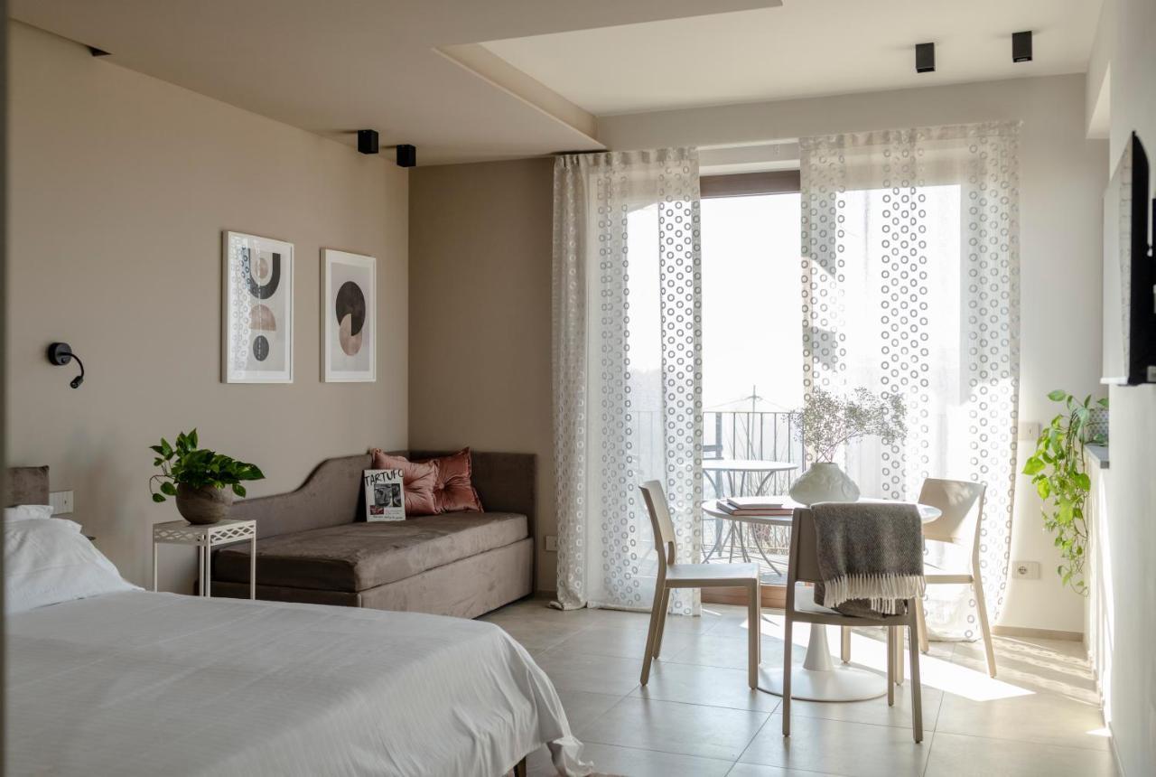 Il Cortile Suites Diano dʼAlba Exterior foto