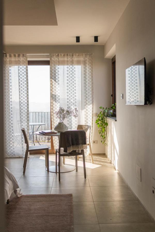 Il Cortile Suites Diano dʼAlba Exterior foto