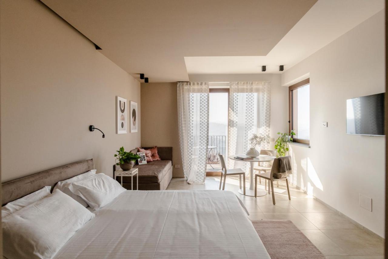 Il Cortile Suites Diano dʼAlba Exterior foto