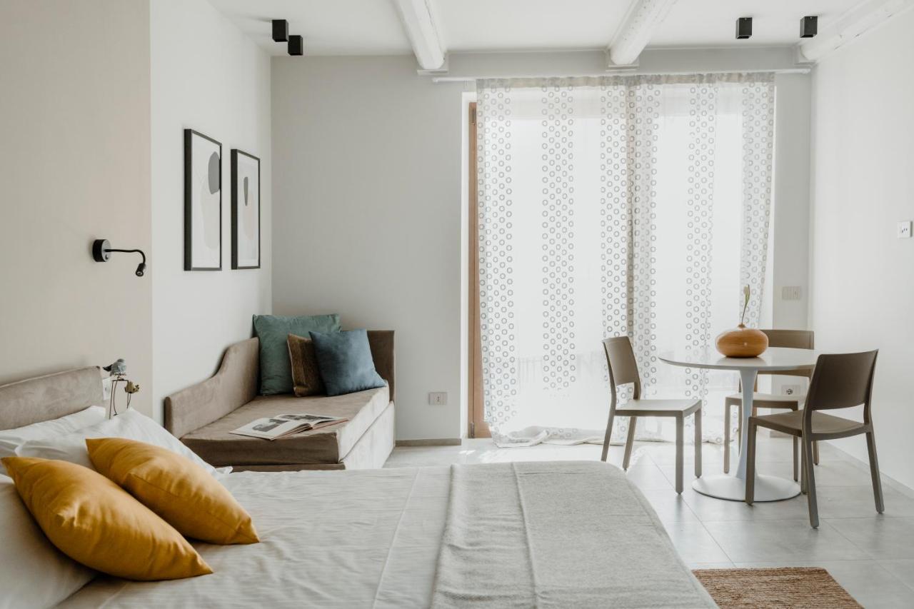 Il Cortile Suites Diano dʼAlba Exterior foto