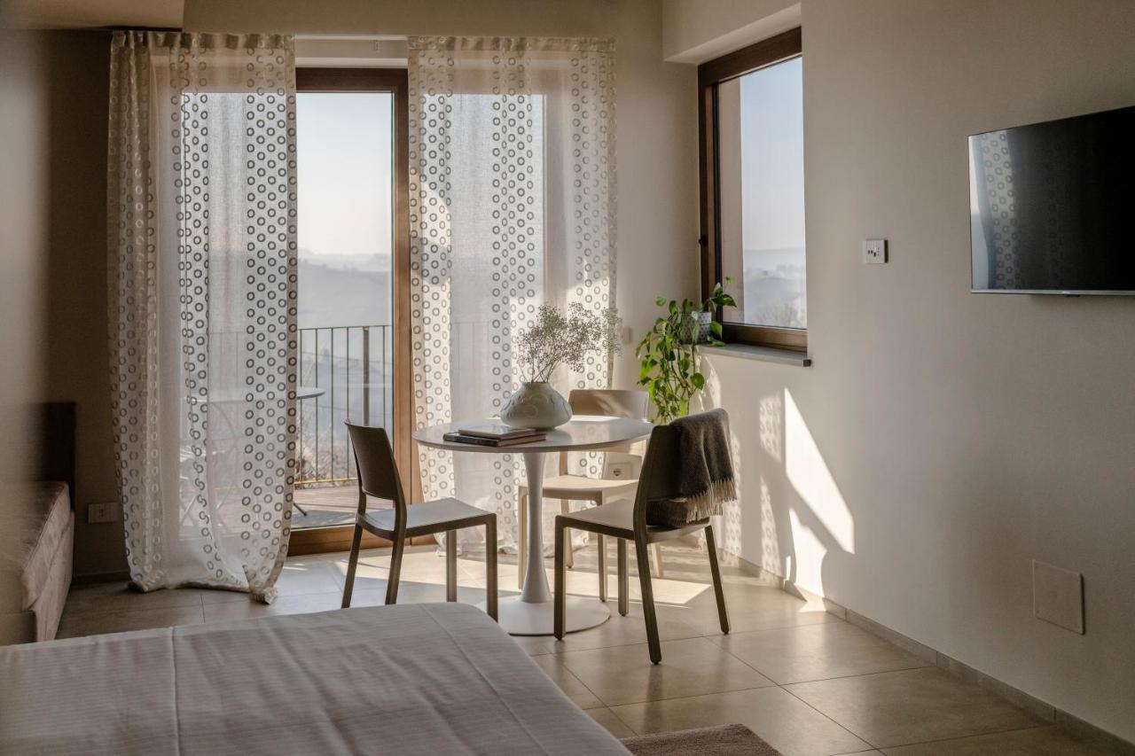 Il Cortile Suites Diano dʼAlba Exterior foto