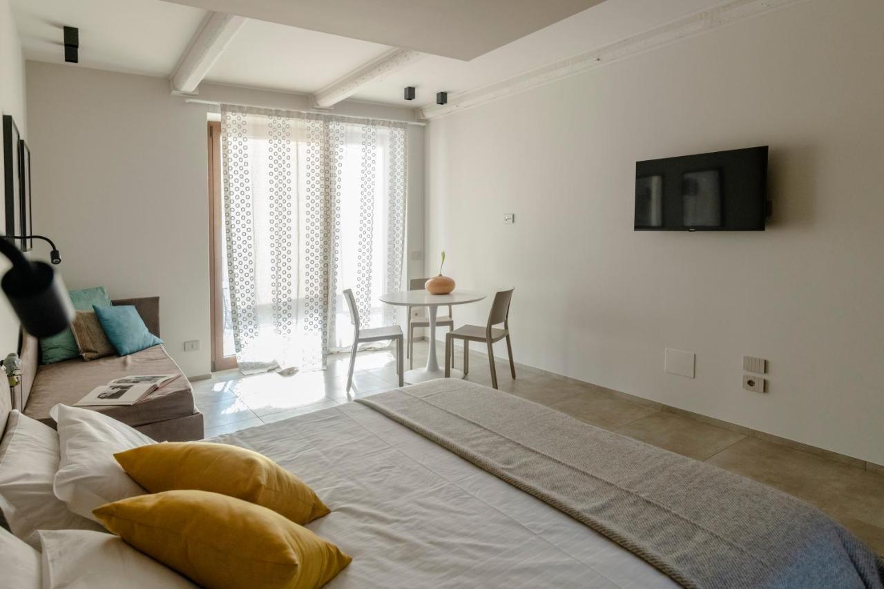 Il Cortile Suites Diano dʼAlba Exterior foto