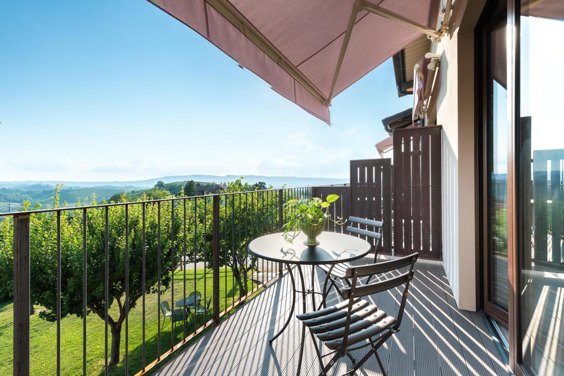 Il Cortile Suites Diano dʼAlba Exterior foto