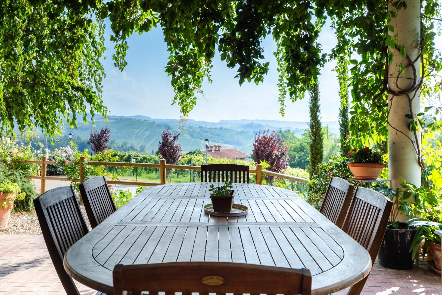 Il Cortile Suites Diano dʼAlba Exterior foto