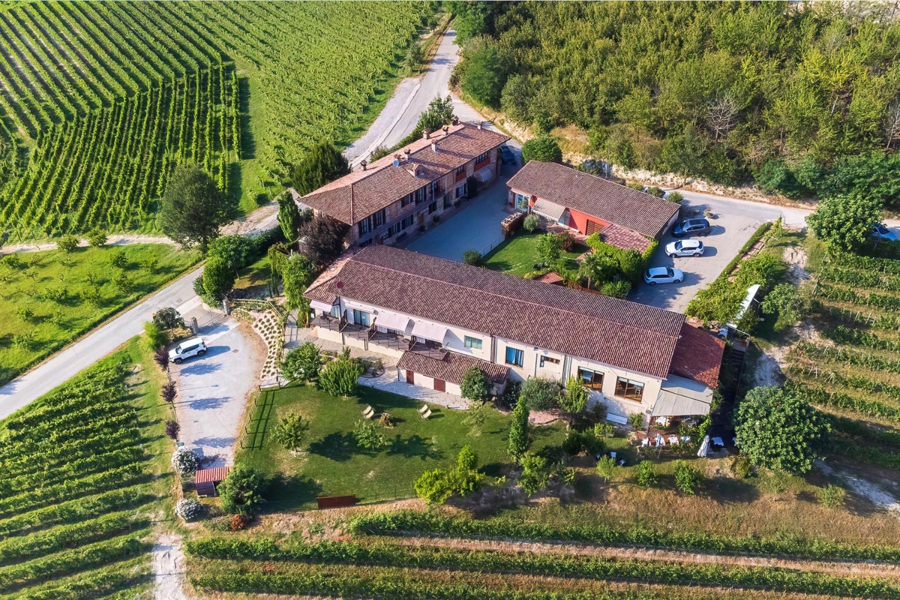 Il Cortile Suites Diano dʼAlba Exterior foto
